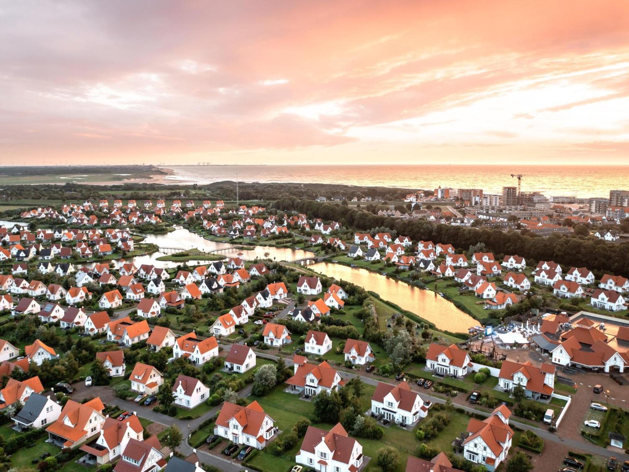Restyled At 400 M From The Sea * Cadzand